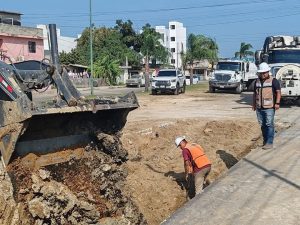 17 feb Z 1 COMAPA Sur Fortalece Acciones de Mantenimiento a la Red Hidrosanitaria