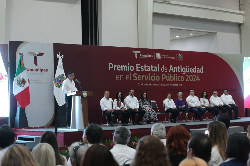 7 feb P 1 Entrega Américo Premio Estatal de Antigüedad en el Servicio Público 2024 (1)