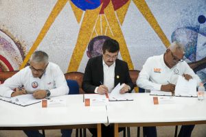 1 oct U 1 Concreta la UAT acuerdos en beneficio de sus trabajadores (1)