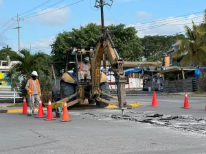 27 nov Z 1 COMAPA SUR rehabilita red sanitaria en sector de Infonavit tras colapso de colector