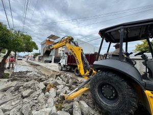 29 oct Z 1 Rehabilita COMAPA SUR red sanitaria en la colonia Luna Luna