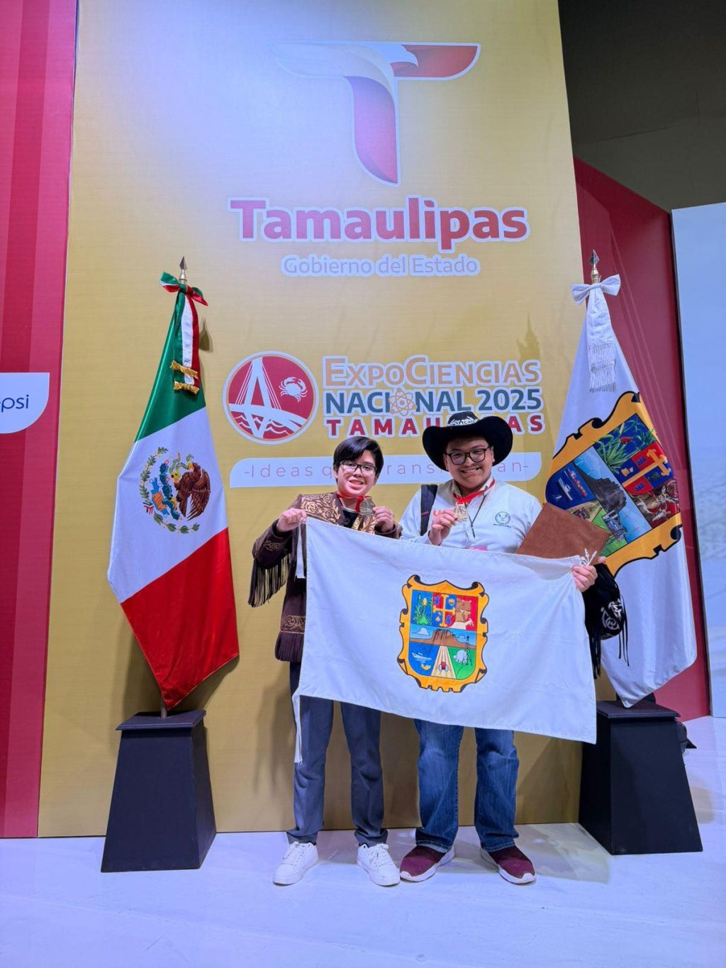 24 doc U 1 Proyecto científico asesorado por alumno de la UAT se presentará en Tailandia (1)