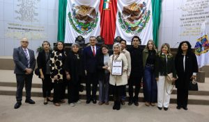 309-2025.-Entrega-gobernador-Medalla-al-Merito-Luis-Garcia-de-Arellano-a-Cecilia-Imelda-Lugo-Cruz-1-850x500