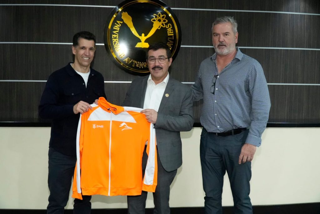 8 dic D 1 Da rector bienvenida al nuevo DT del Correcaminos UAT (1)