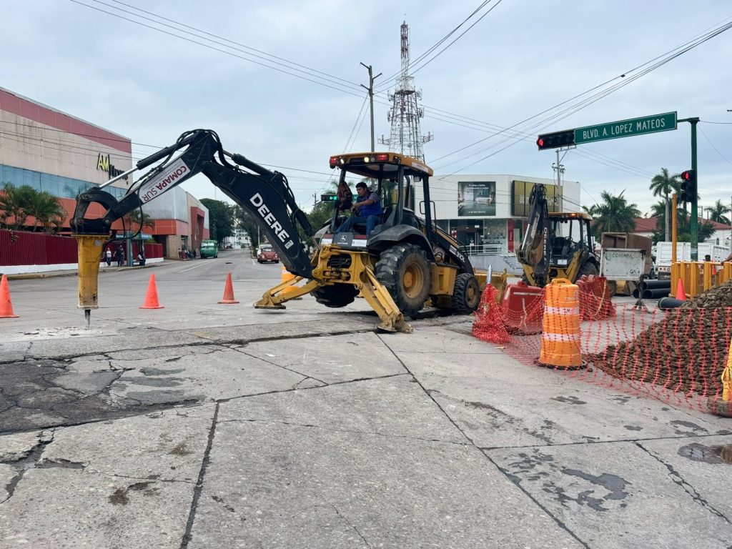 21 ene Z 1 Inicia COMAPA SUR rehabilitación de drenaje en transitado crucero de Ciudad Madero