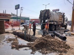 3 ene Z 1 COMAPA SUR da atención a socavón en avenida Álvaro Obregón de Ciudad Madero