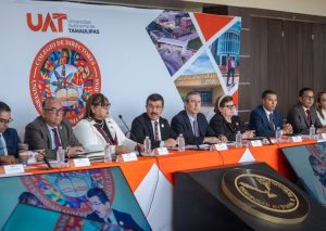 Certificara-la-UAT-a-sus-estudiantes-con-estandares-internacionales-1-750x533