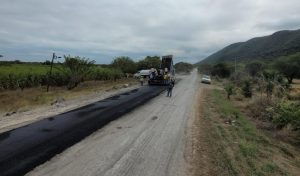 SOP-006-2026.-Avanza-infraestructura-vial-en-El-Mante-Gobierno-de-Americo-rehabilita-carretera-a-La-Temporalera-2-850x500