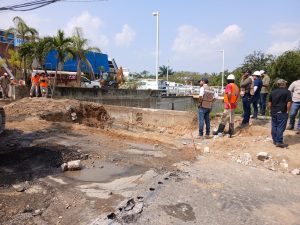 27 feb Z 1 Continúan labores de rehabilitación en dren pluvial de la prolongación de la Avenida Hidalgo