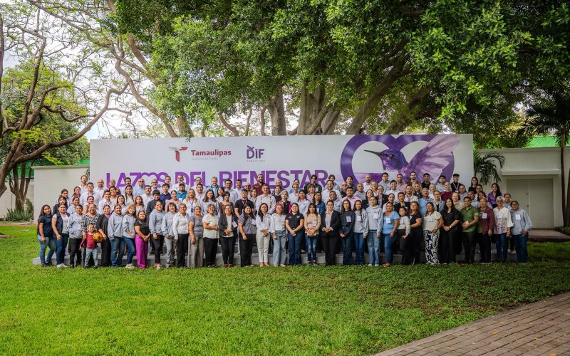 22 abr P 1 Dialogan Américo y María de Villarreal con habitantes de los polígonos de atención de Lazos del Bienestar