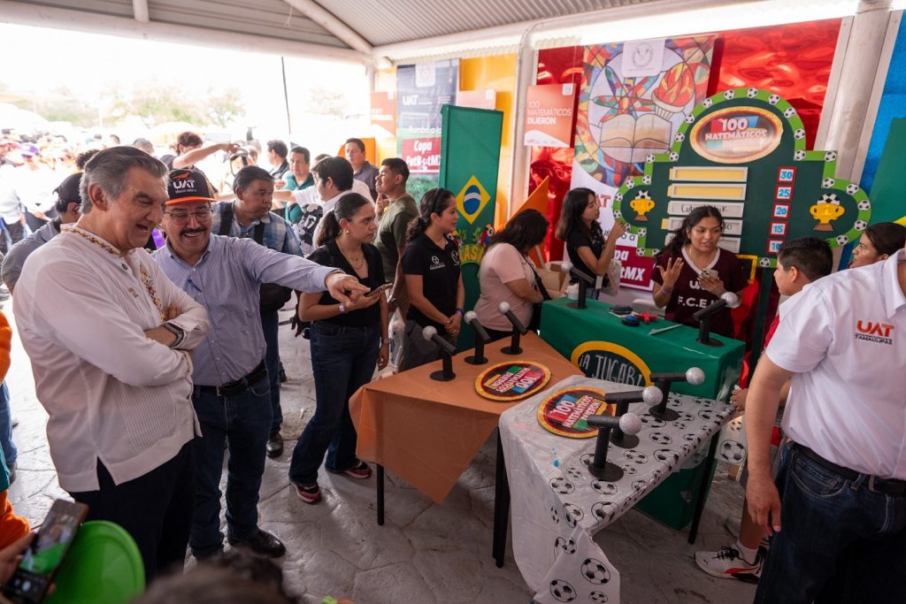 25 abr U 2 Rodeado de niños alegres, el gobernador Américo y el rector Dámaso Anaya disfrutaron de las amenidades de la UAT en el DIFzania 2026 (1)