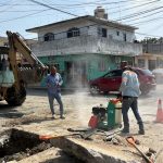 Avanzan trabajos de mantenimiento a la red sanitaria en colonia Solidaridad, Voluntad y Trabajo: COMAPA