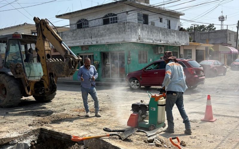 27 abr Z 1 Avanzan trabajos de mantenimiento a la red sanitaria en colonia Solidaridad
