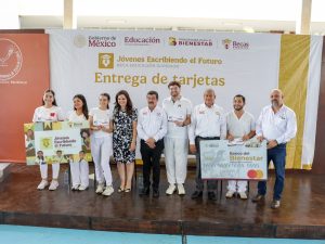 11 may U 2 Encabeza el rector Dámaso Anaya entrega de becas a 493 estudiantes de la UAT