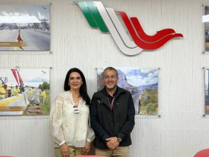 18 may Z 2 Mónica Villarreal gestiona restauración del Puente Tampico con el director general de CAPUFE